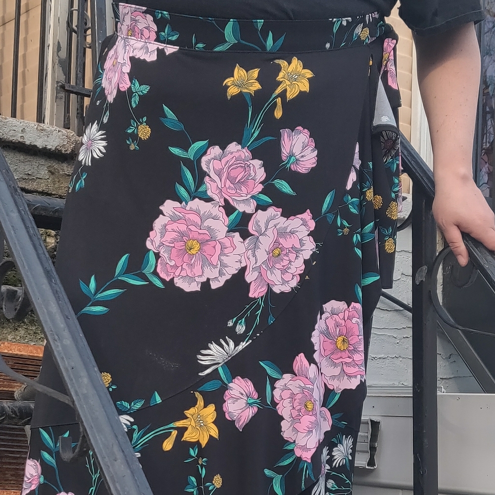 A skirt perfect for a spring panic or summer use